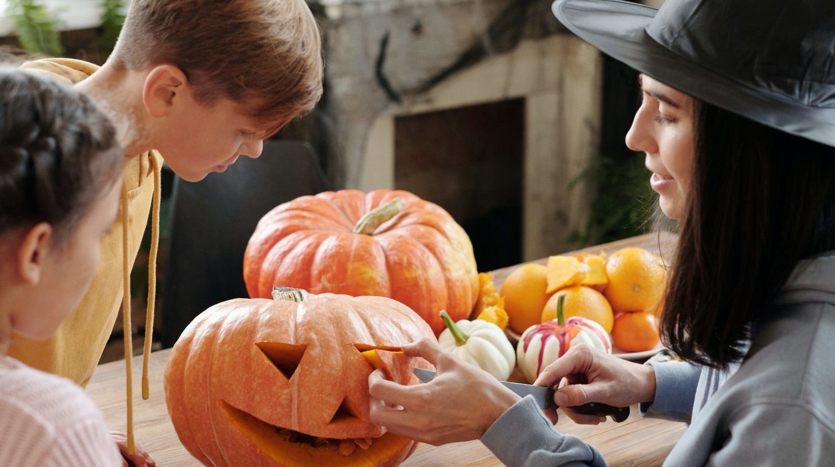 5 Tips for the Best Halloween Pumpkin Carving Party - Rubio\'s ...